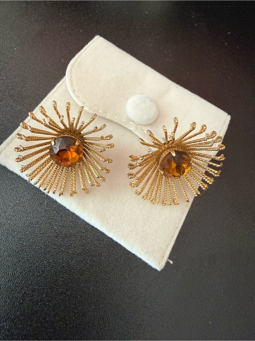 Vintage Sarah Coventry "Atomic Starburst" ("Fascination" / "Golden Mum") earring